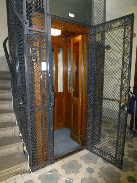 Fichier:VGE Meyrin3 IMAHGe VGazzola 2012 RAIM 13.jpg