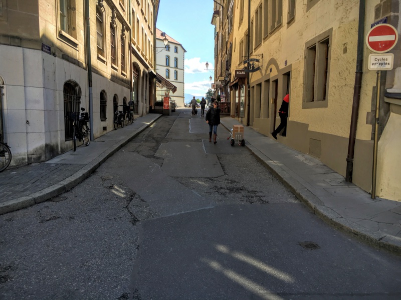 Fichier:Rue des Chaudronniers avril 16.jpg